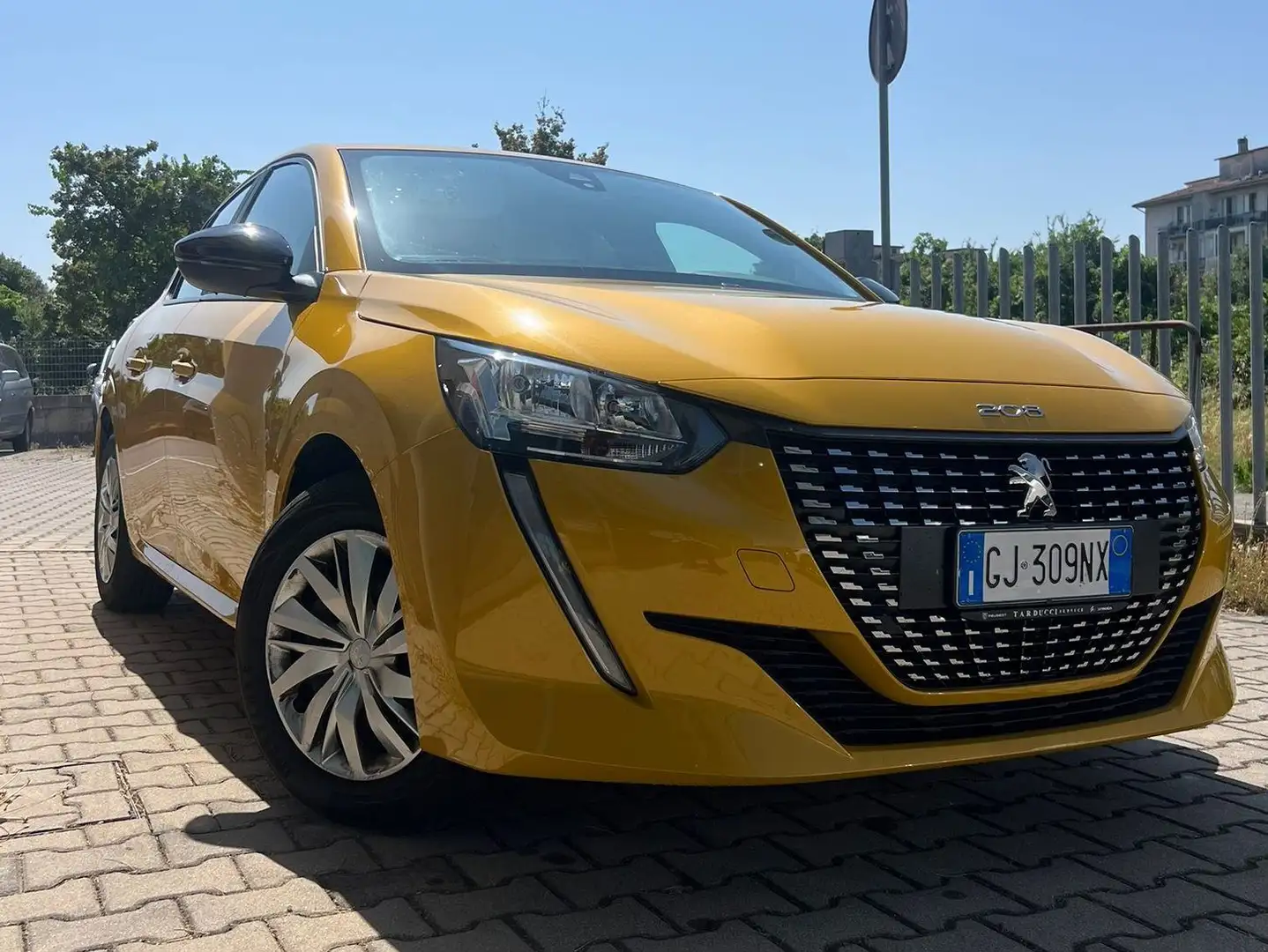 Peugeot 208 208 1.2 puretech Active Pack s Giallo - 1