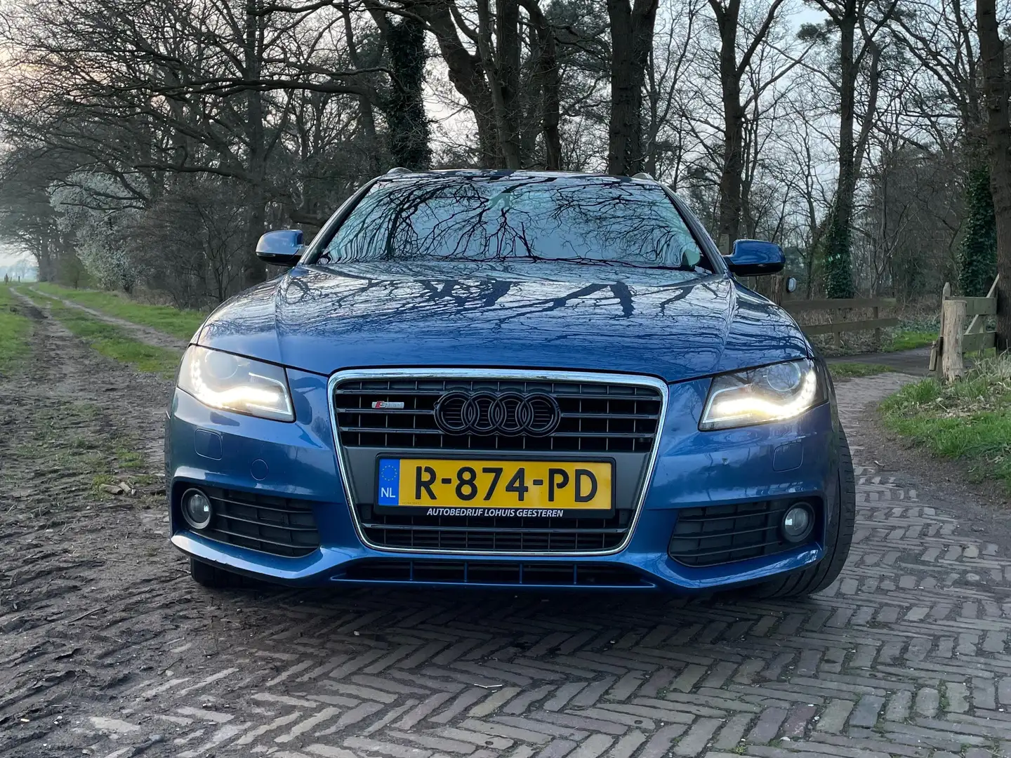 Audi A4 2.0 TFSI Blauw - 1