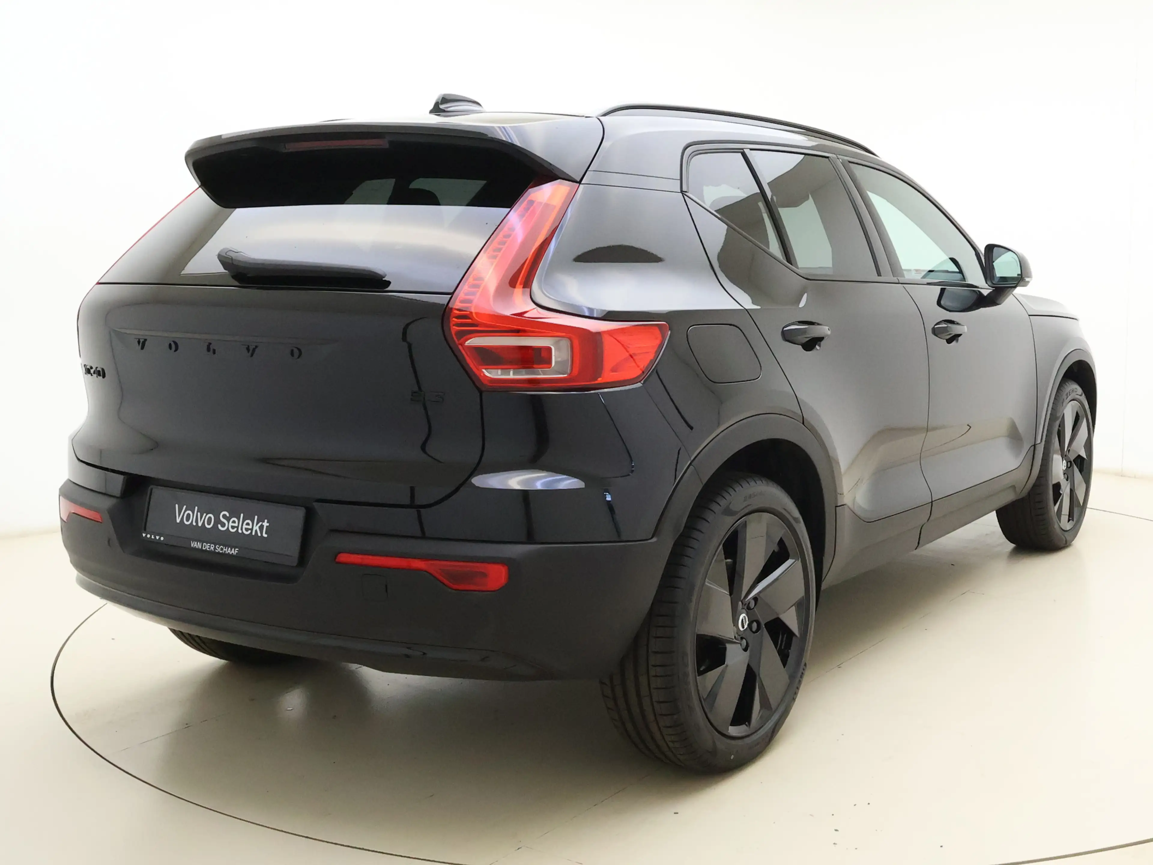 Volvo XC40 B3 177pk Plus Black Edition / Harman Kardon audio — photo 13