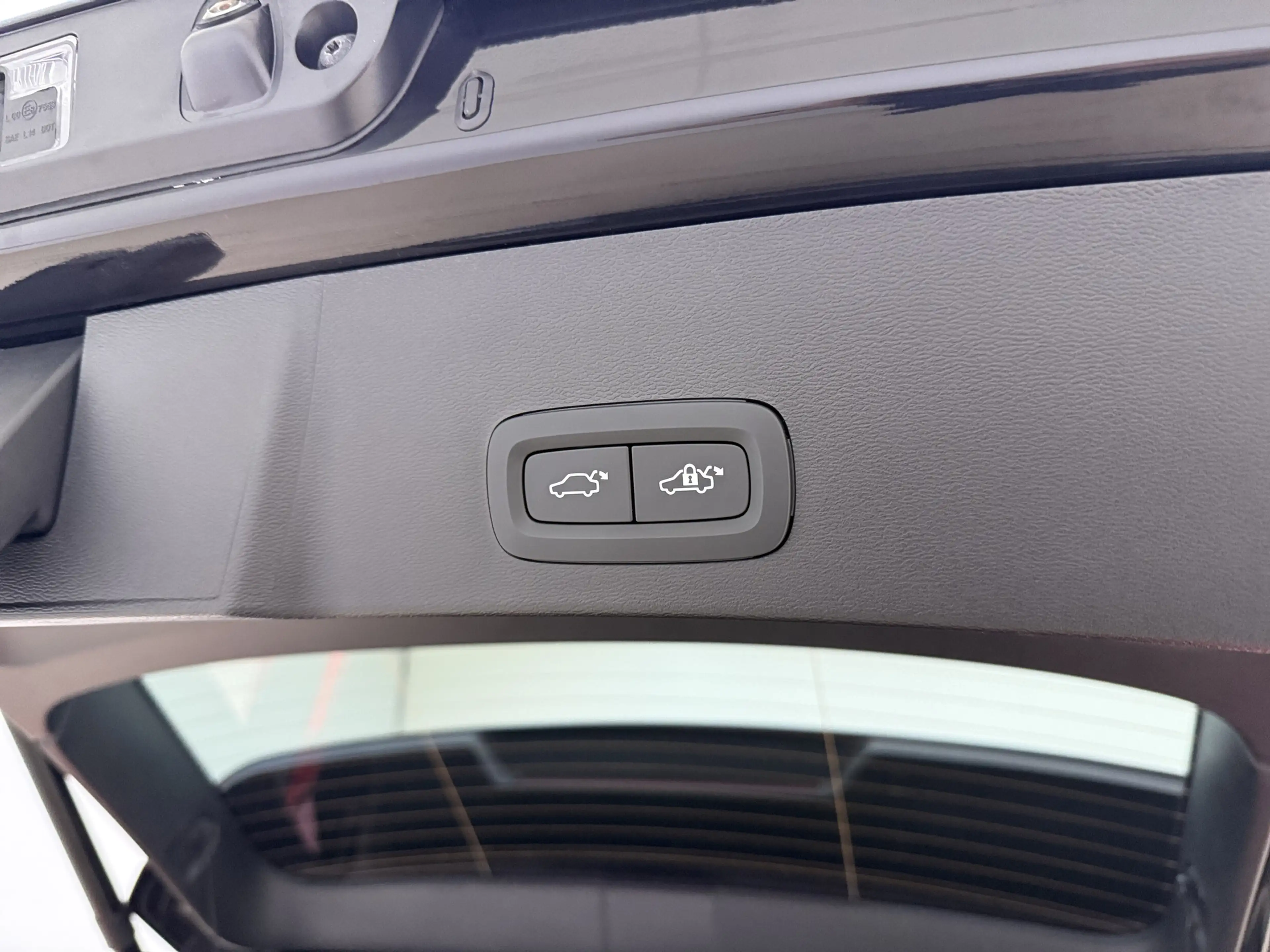Volvo XC40 B3 177pk Plus Black Edition / Harman Kardon audio — photo 10