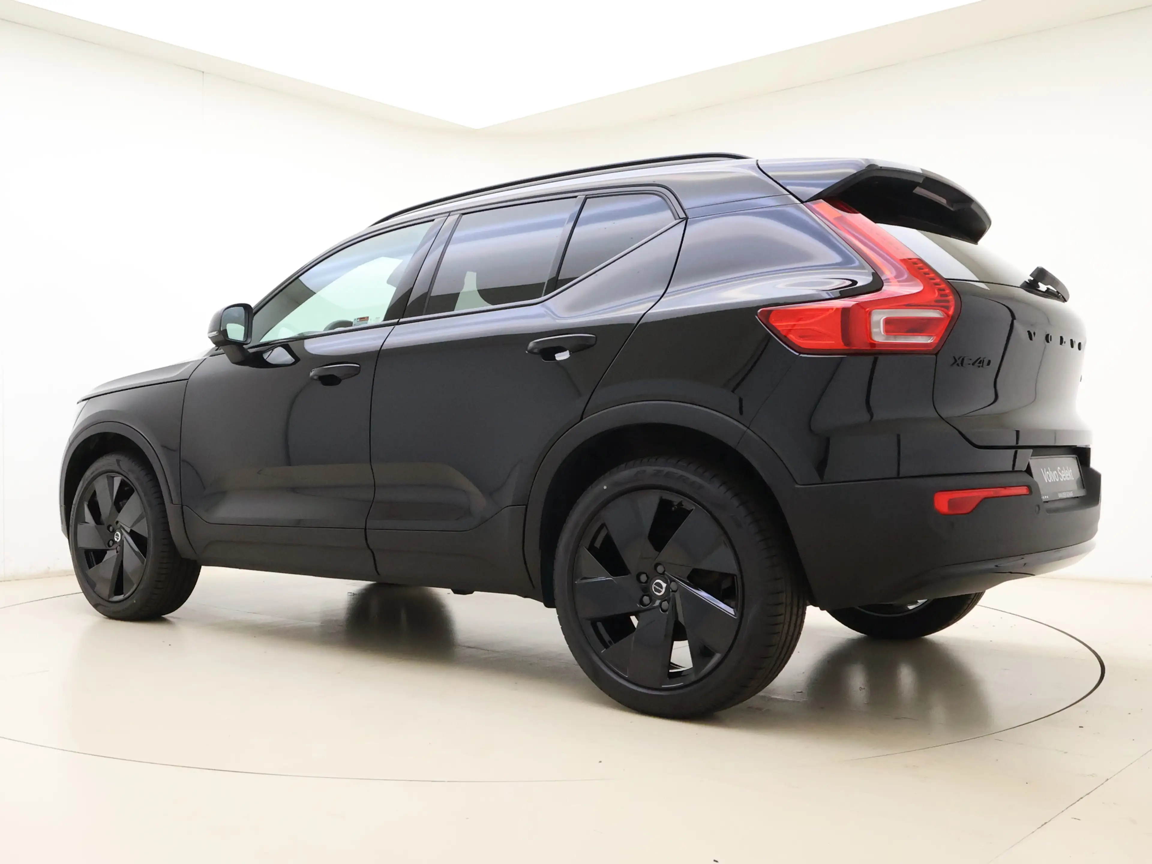 Volvo XC40 B3 177pk Plus Black Edition / Harman Kardon audio — photo 11