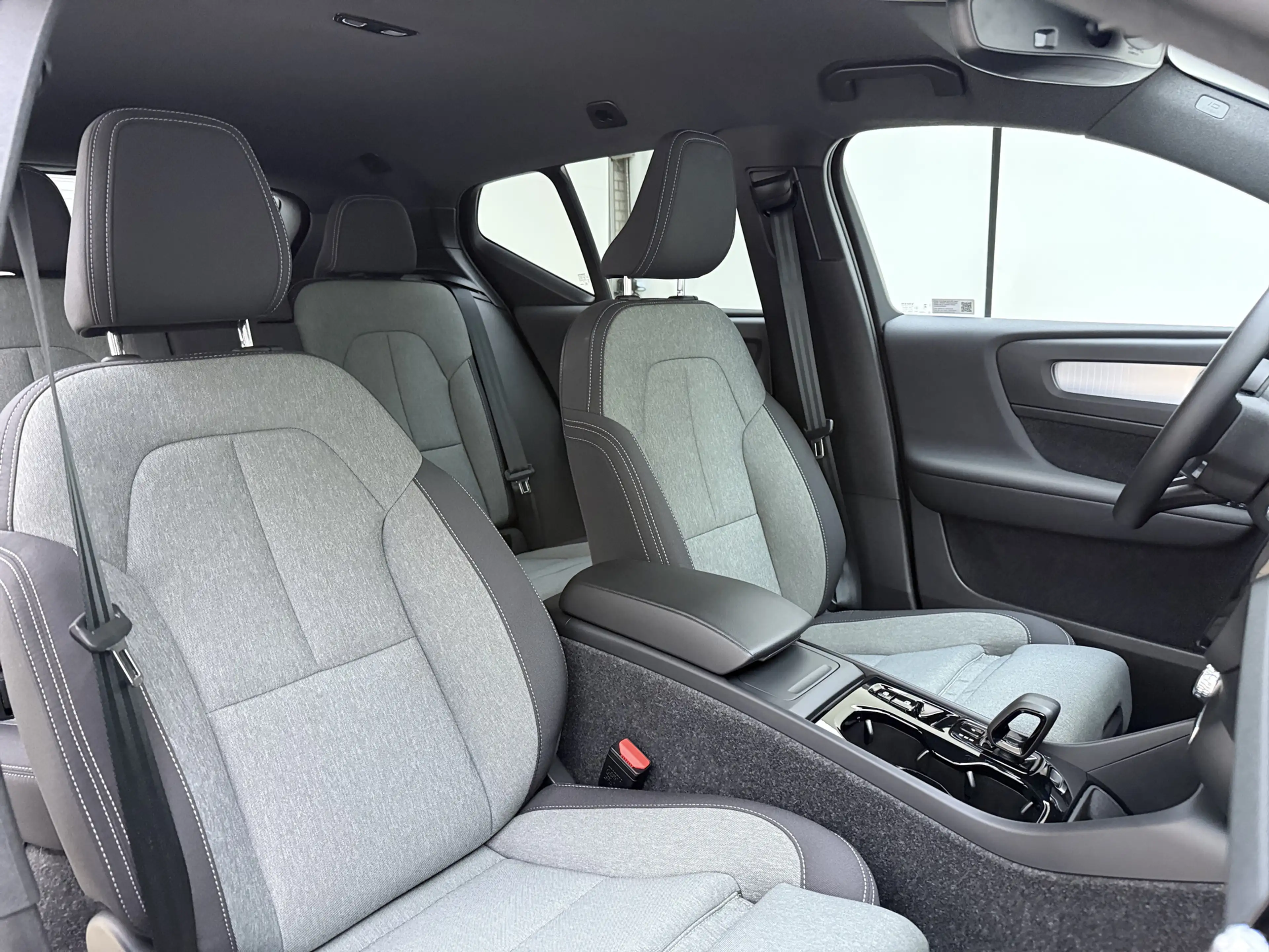 Volvo XC40 B3 177pk Plus Black Edition / Harman Kardon audio — photo 12