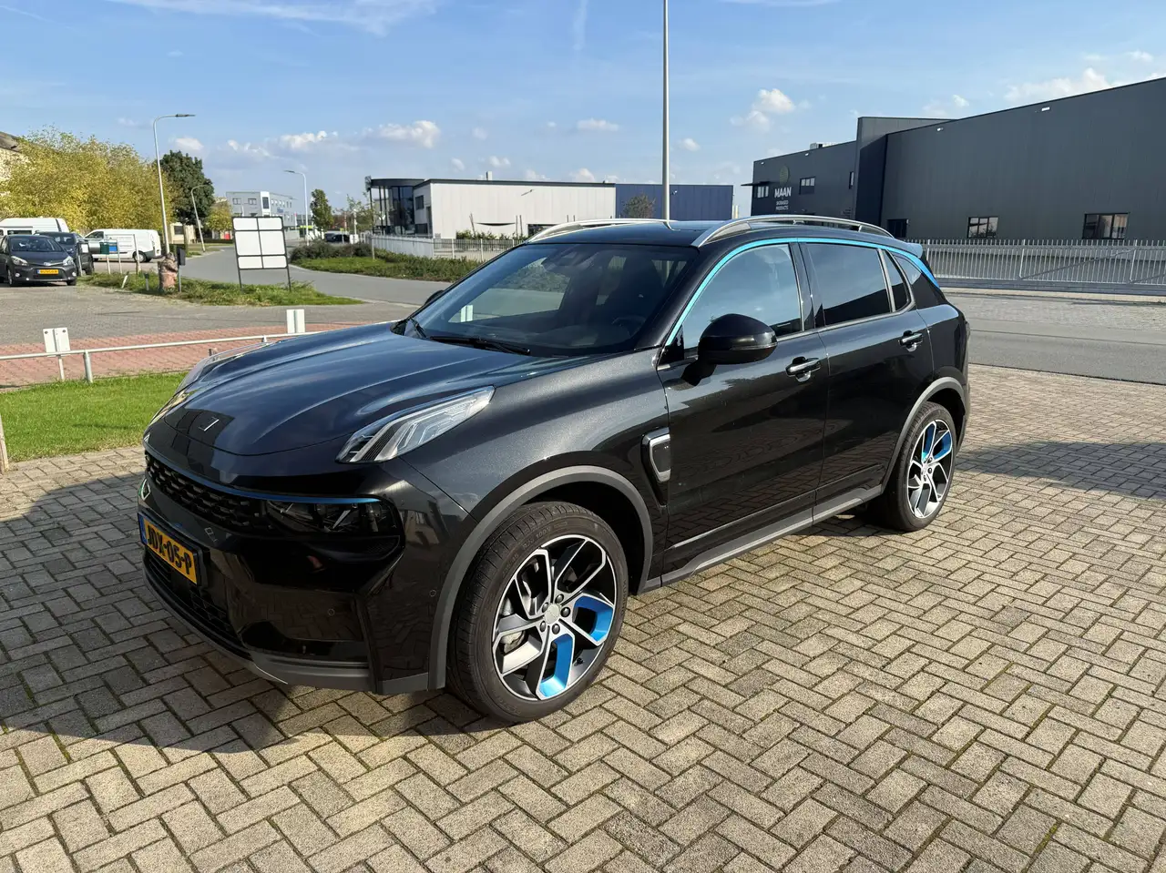 Lynk & Co 01
