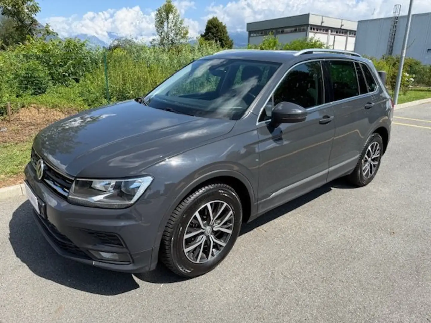 Volkswagen Tiguan 2.0 tdi Business 150cv dsg Grigio - 1