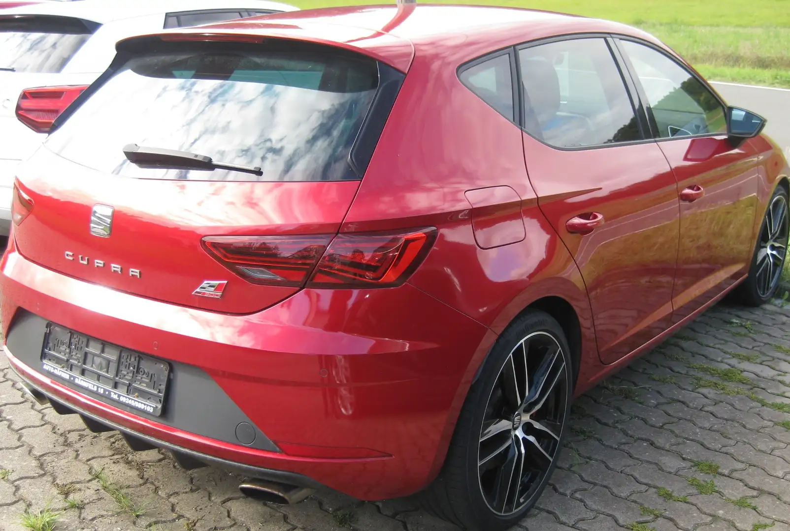 SEAT Leon Cupra 300 Rot - 1