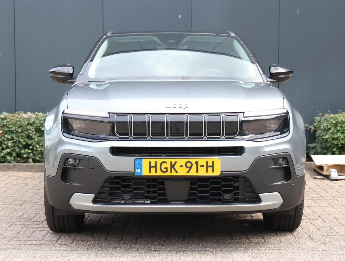 Jeep Avenger 54 kWh Summit | Navigatie | Stoelverwarming | Keyl Grijs - 2