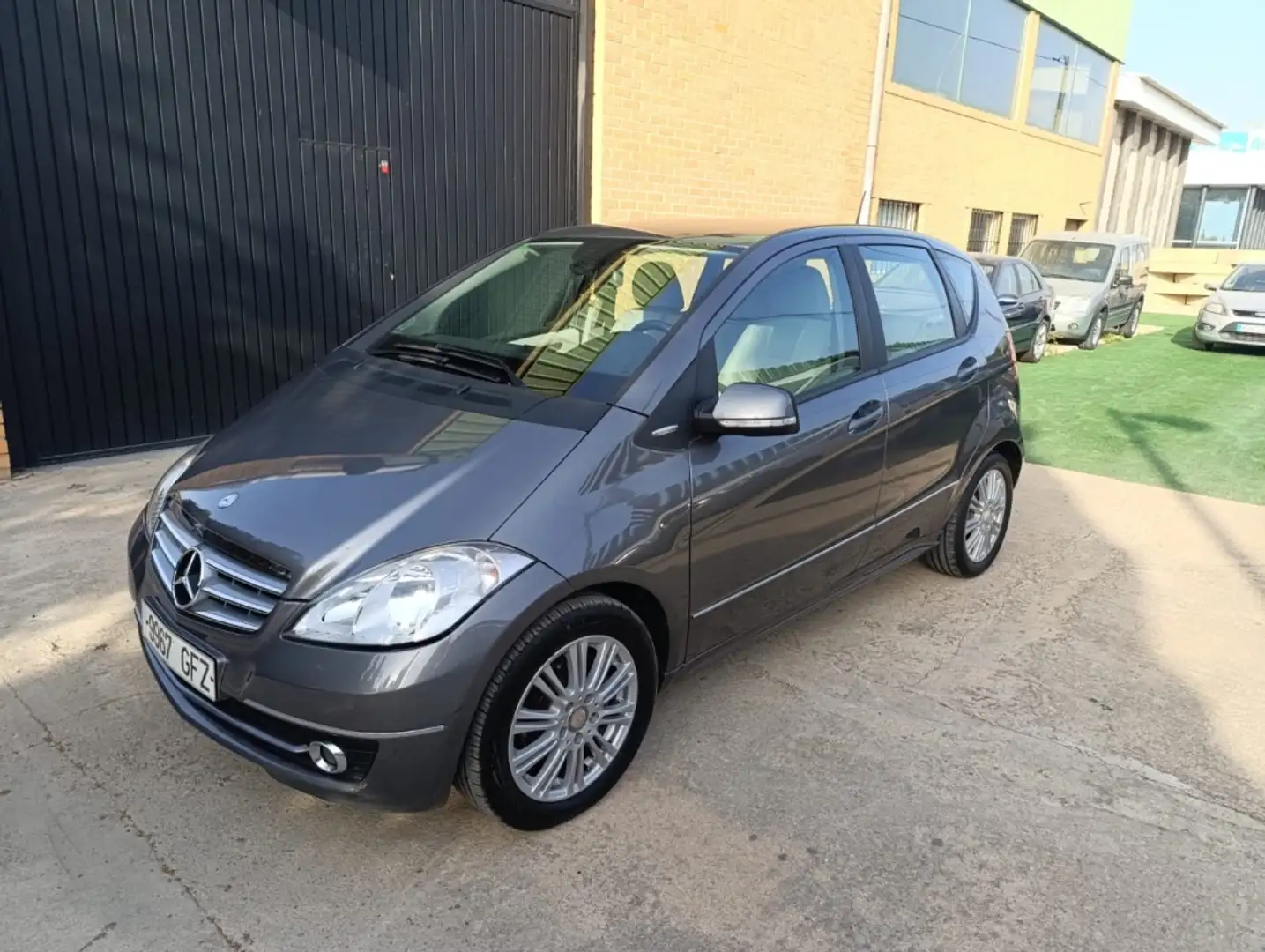 Mercedes-Benz A 180 180CDI Elegance Aut. Gris - 1