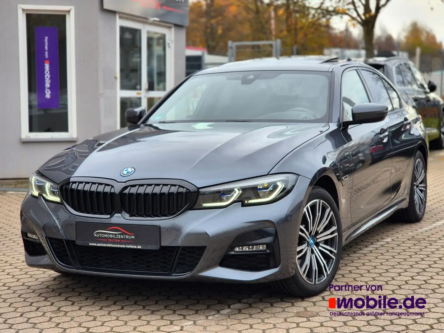 BMW 330 e M Sport Laser/HuD/LiveCockpit/Ambiente/HiFi Gris - 1