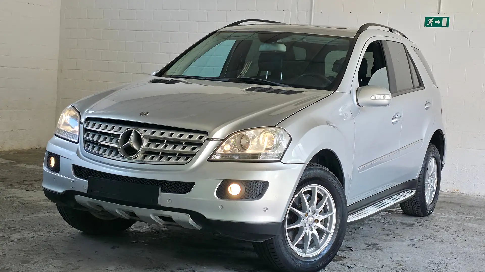 Mercedes-Benz ML 320 ML 320 CDI / Utilitaires / Sièges dispo / Šedá - 1