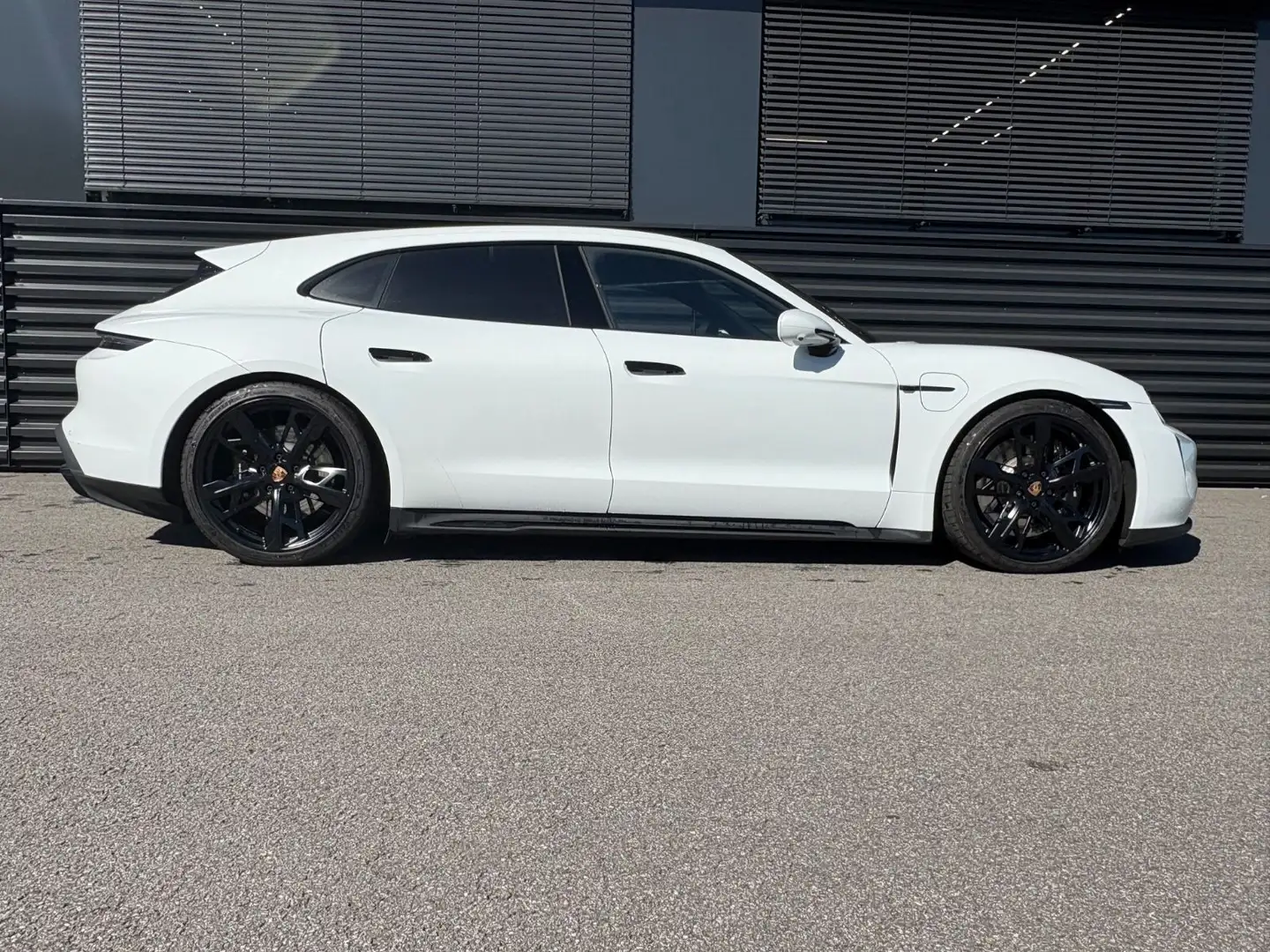 Porsche Taycan GTS  Sport Turismo-PANO-INNO-BOSE Blanc - 1