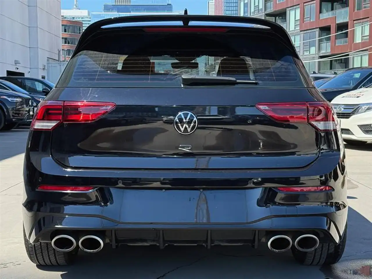 Volkswagen Golf R снимка Volkswagen Golf R
