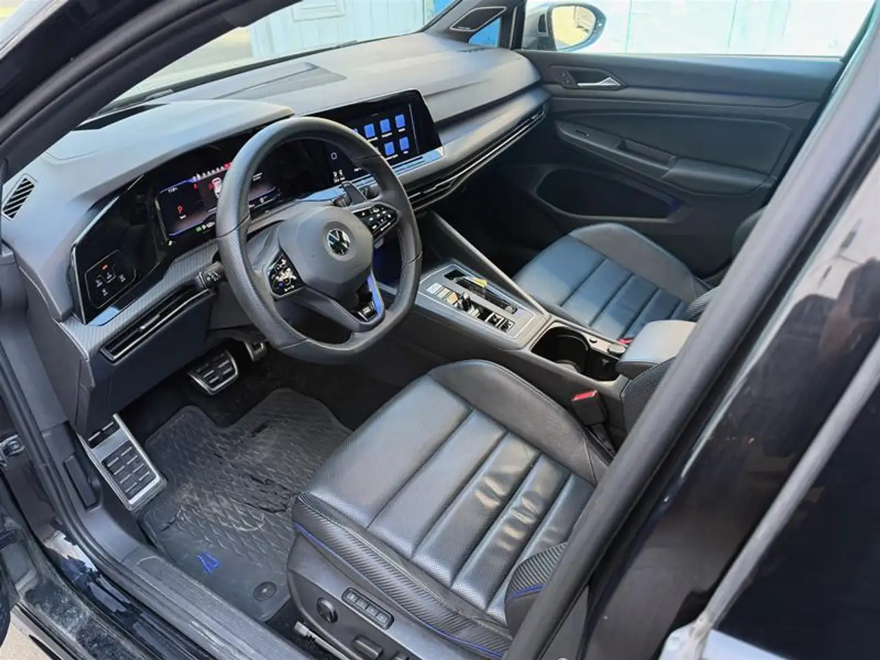 Volkswagen Golf R снимка Volkswagen Golf R