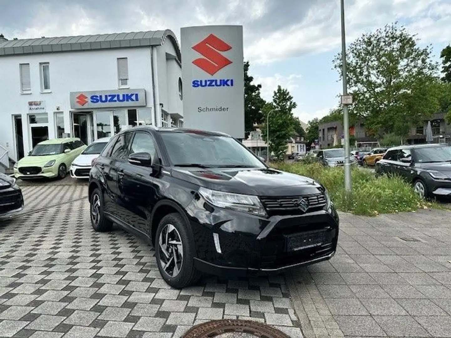 Suzuki Vitara 1.5 Vollhybrid AGS Allgrip Comfort+/Pano Schwarz - 1