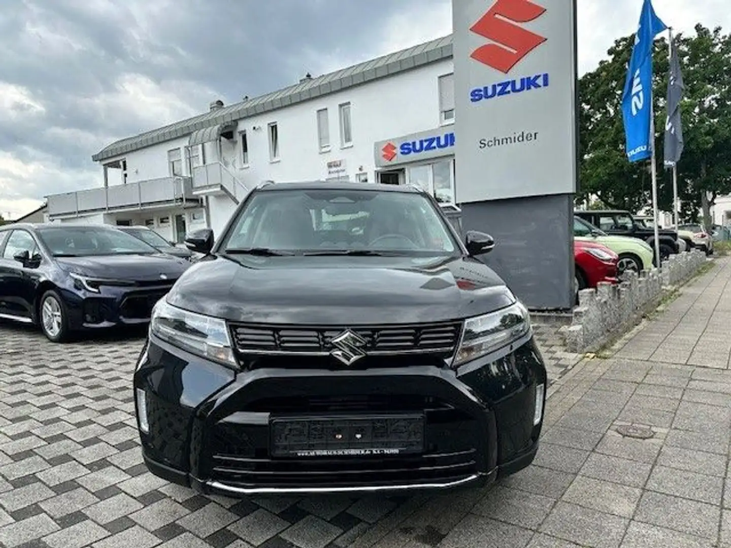 Suzuki Vitara 1.5 Vollhybrid AGS Allgrip Comfort+/Pano Schwarz - 2