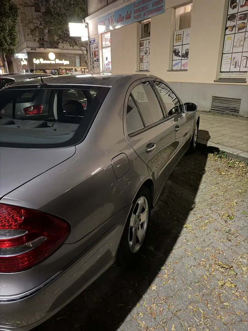 Mercedes-Benz E 320 CDI Avantgarde | 3. Vorbesitzer Silber - 2