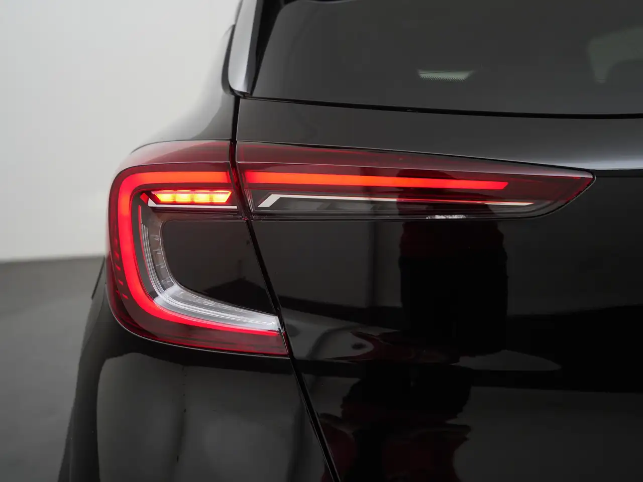 Renault Captur 1.6 E-Tech Plug-in Hybrid 160 Intens Camera Ke, миниатюра 25