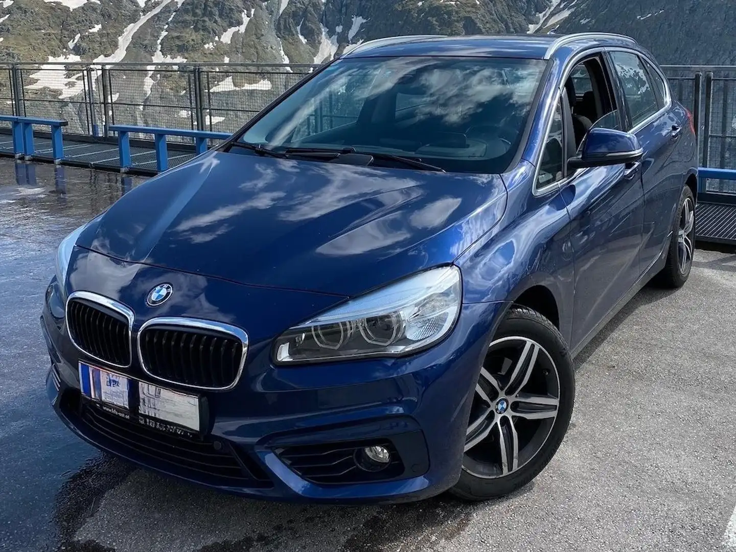 BMW 218 218d Active Tourer Sport Line Aut. Sport Line Blau - 1