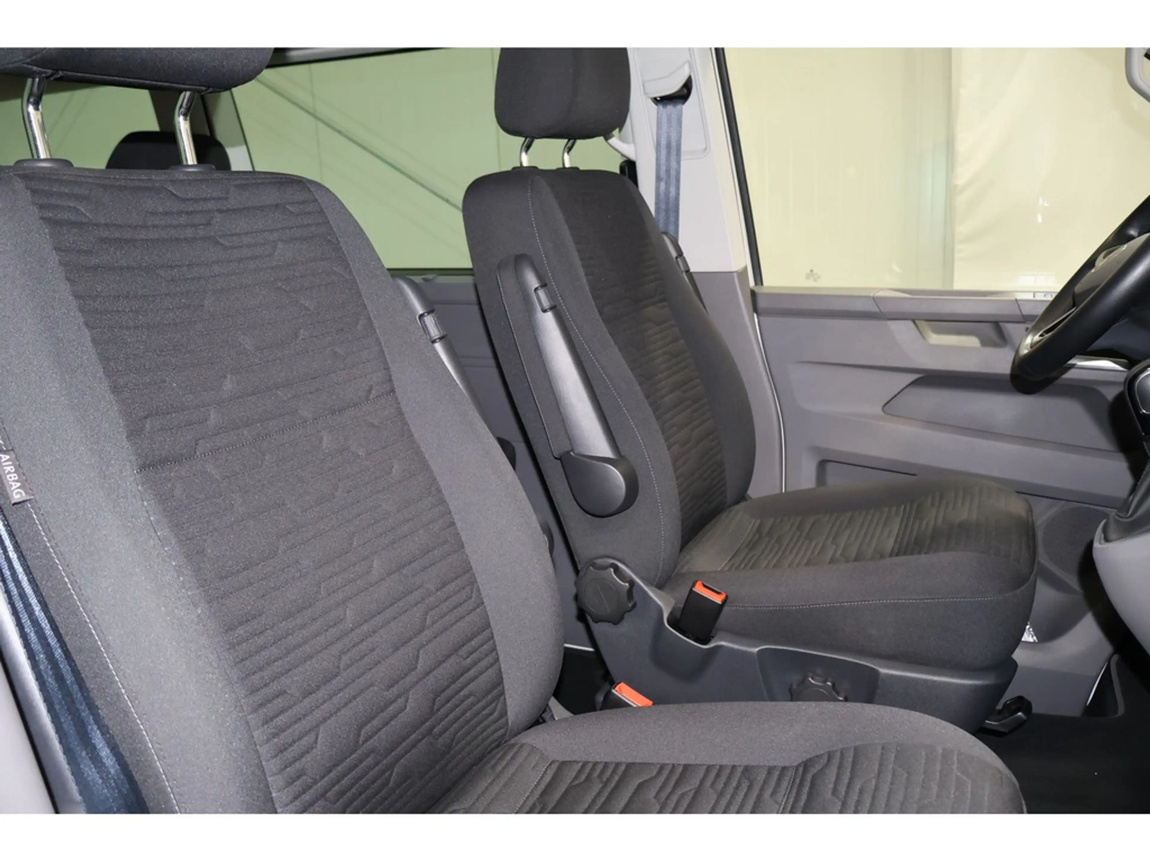 Volkswagen T6.1 Transporter Caravelle LED*Klima — photo 9