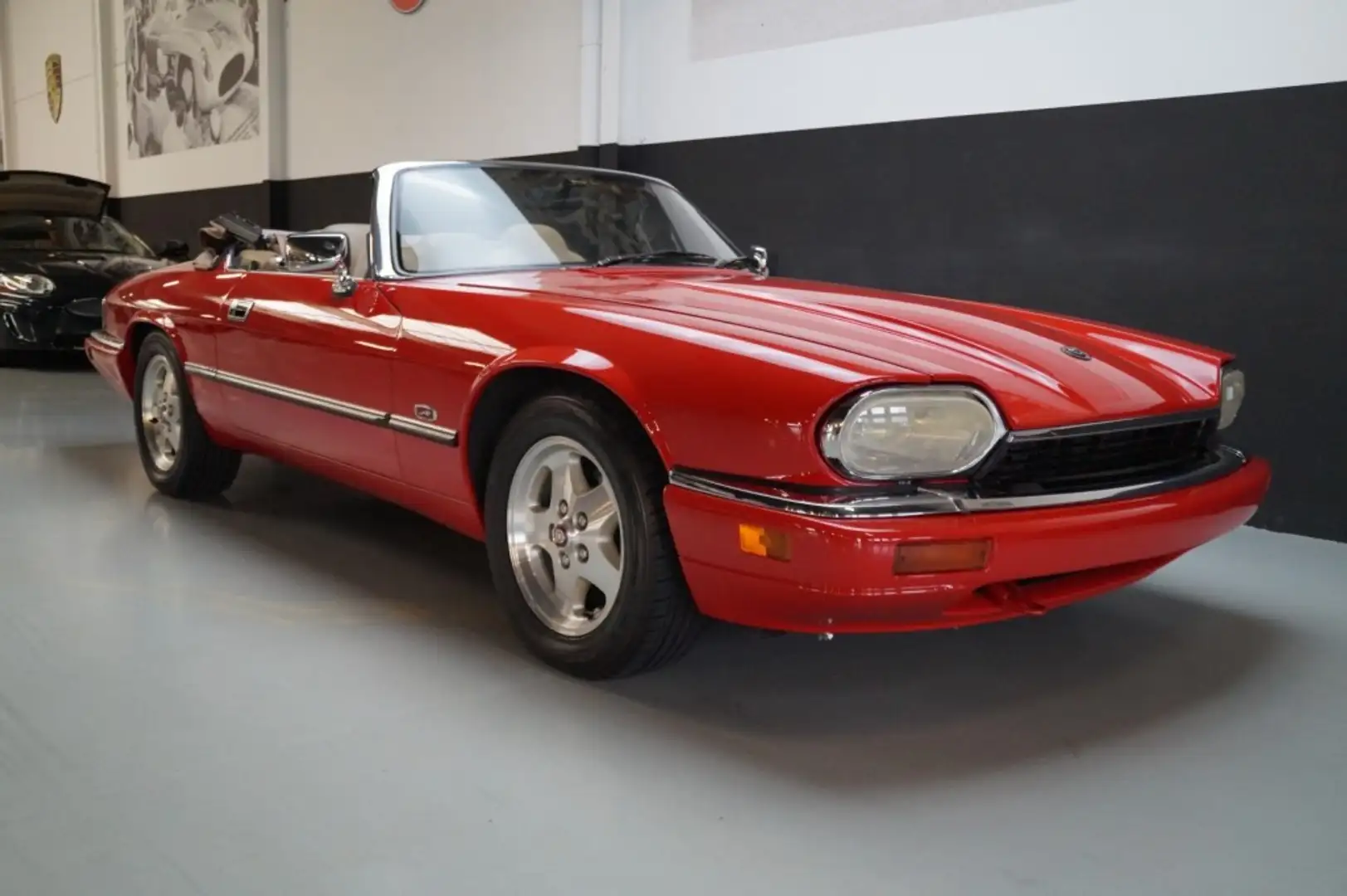 Jaguar XJS 4.0 Litre Convertible Exceptional (1995) Rot - 2