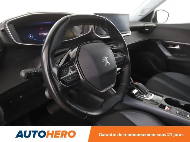 Peugeot 2008 view 11