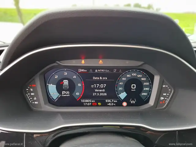 Audi Q3 view 14