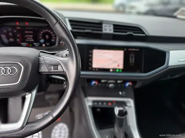 Audi Q3 view 13