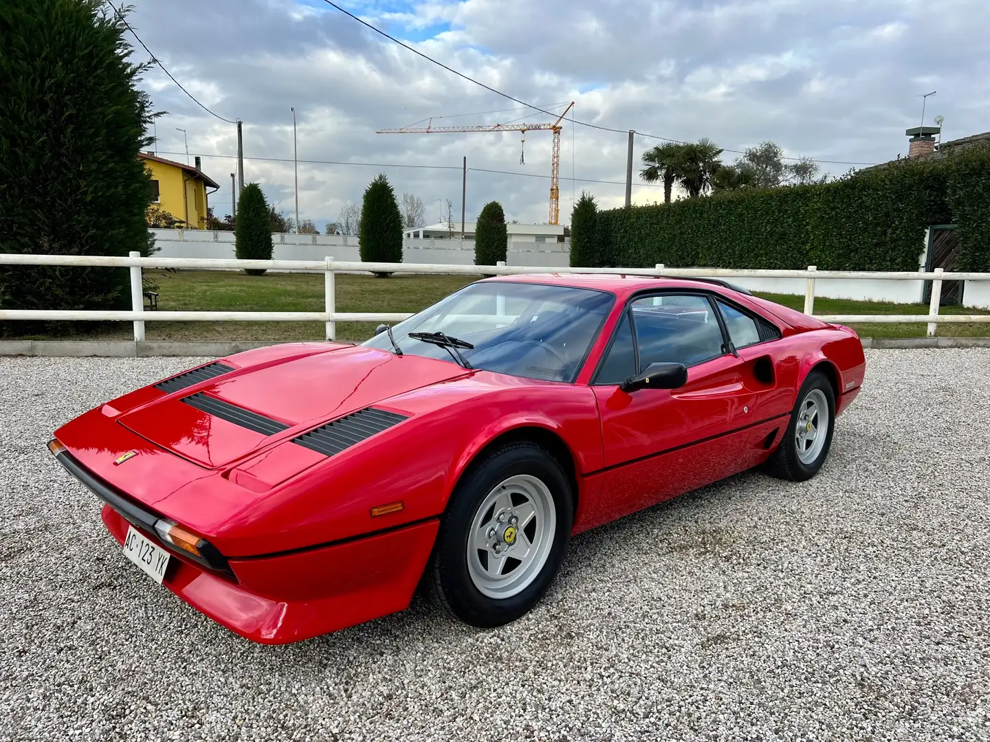 Ferrari 208 2.0 turbo GTB 220cv Rood - 1