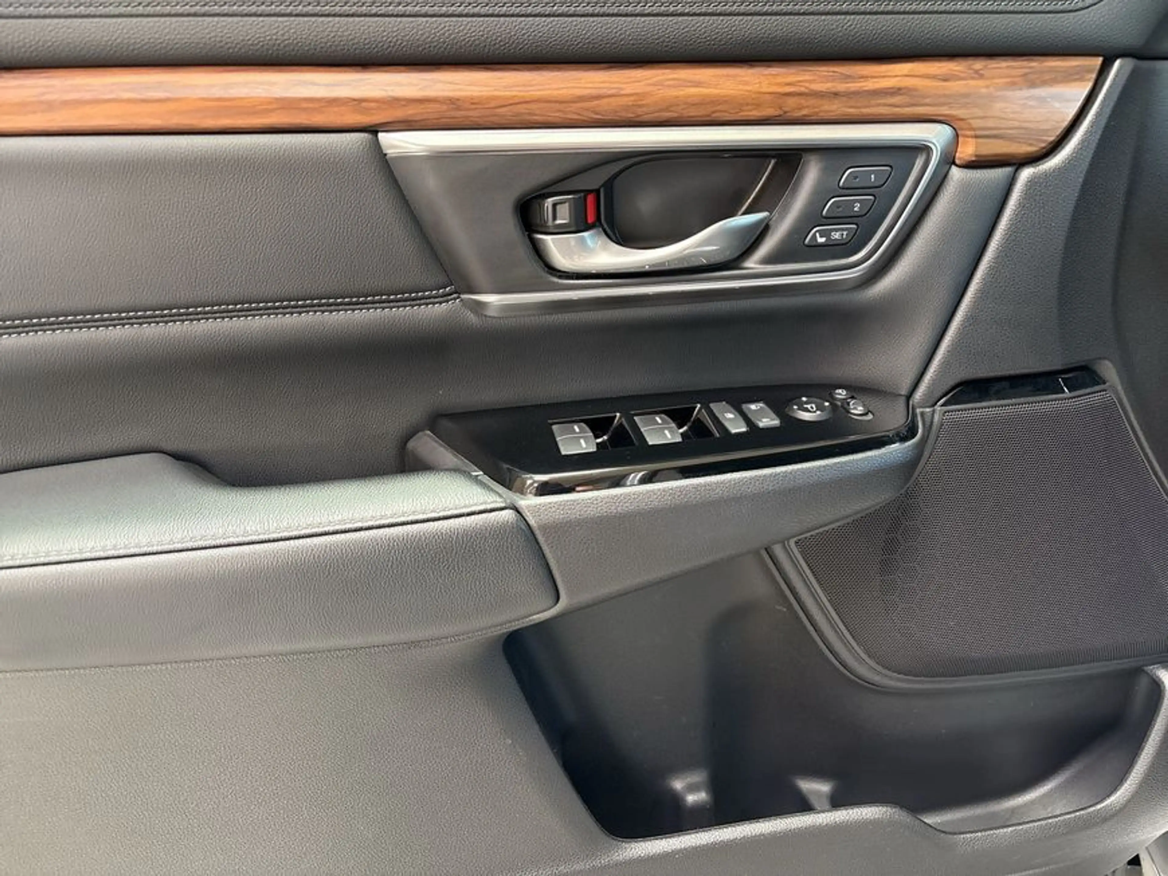 Honda CR-V 2.0 i-MMD Hybrid 4WD Executive — photo 19