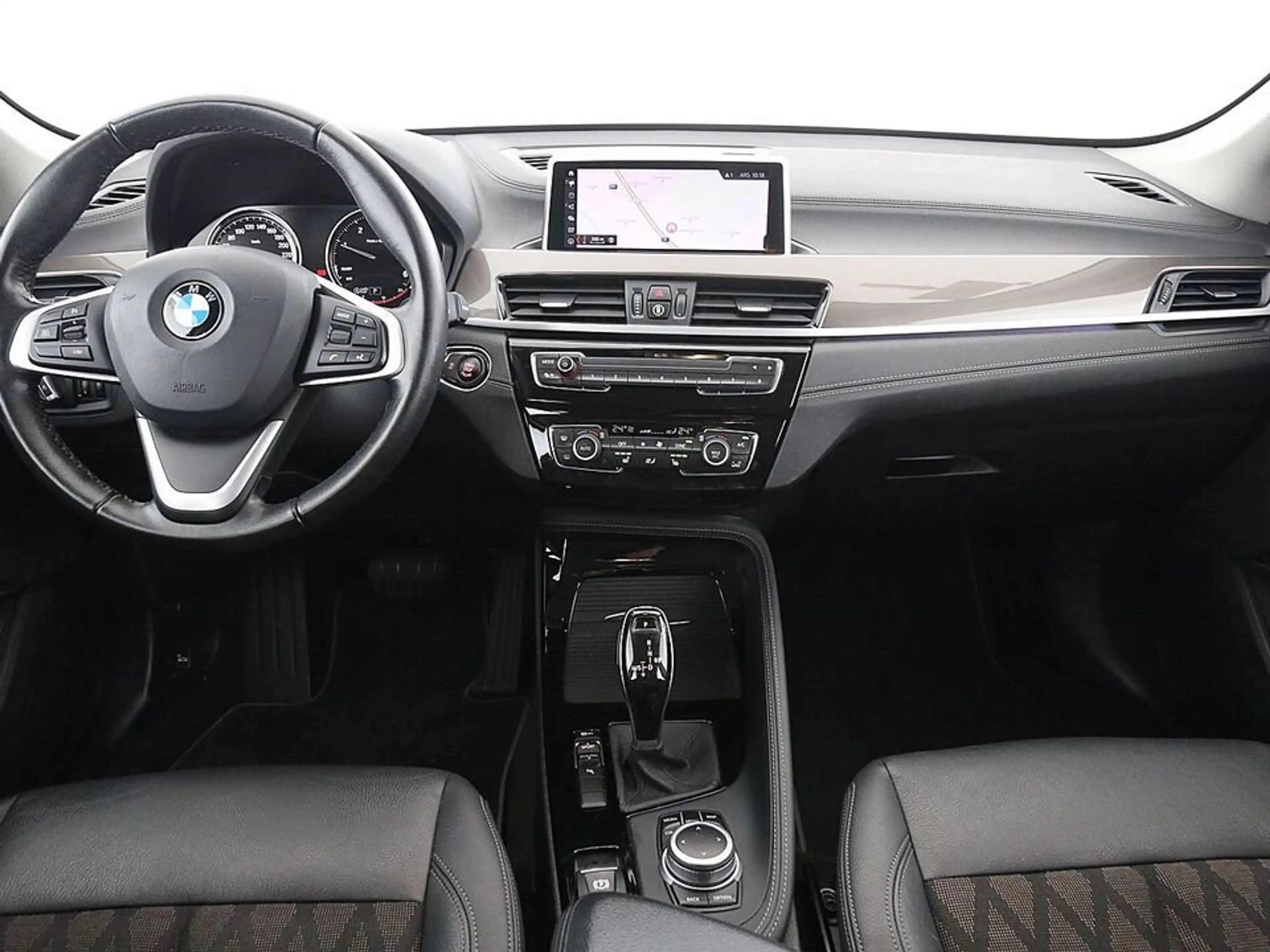 BMW X1 sDrive16d X-Line Aut LED LEDER NAVI SITZHZG — photo 11