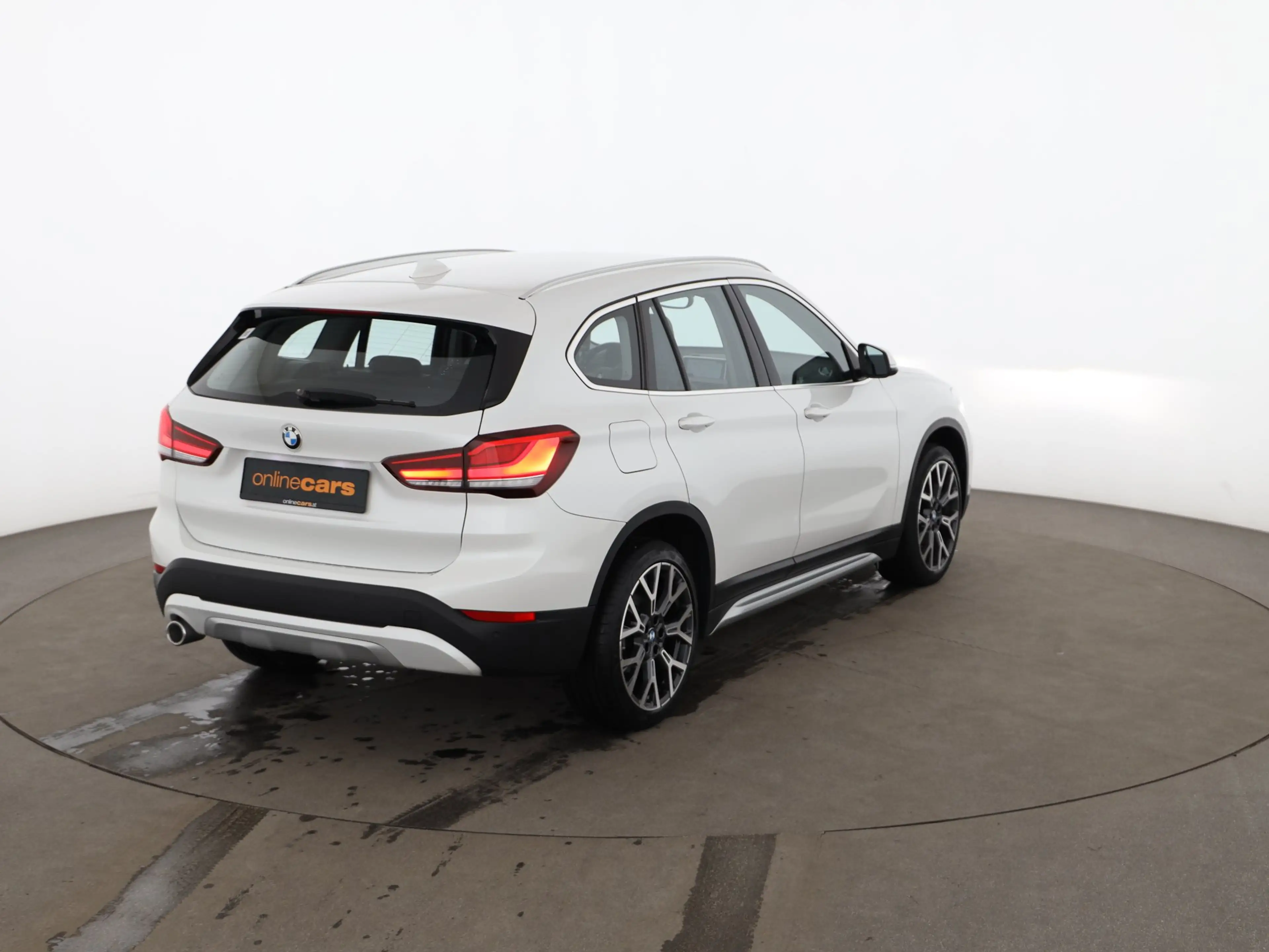 BMW X1 sDrive16d X-Line Aut LED LEDER NAVI SITZHZG — photo 2