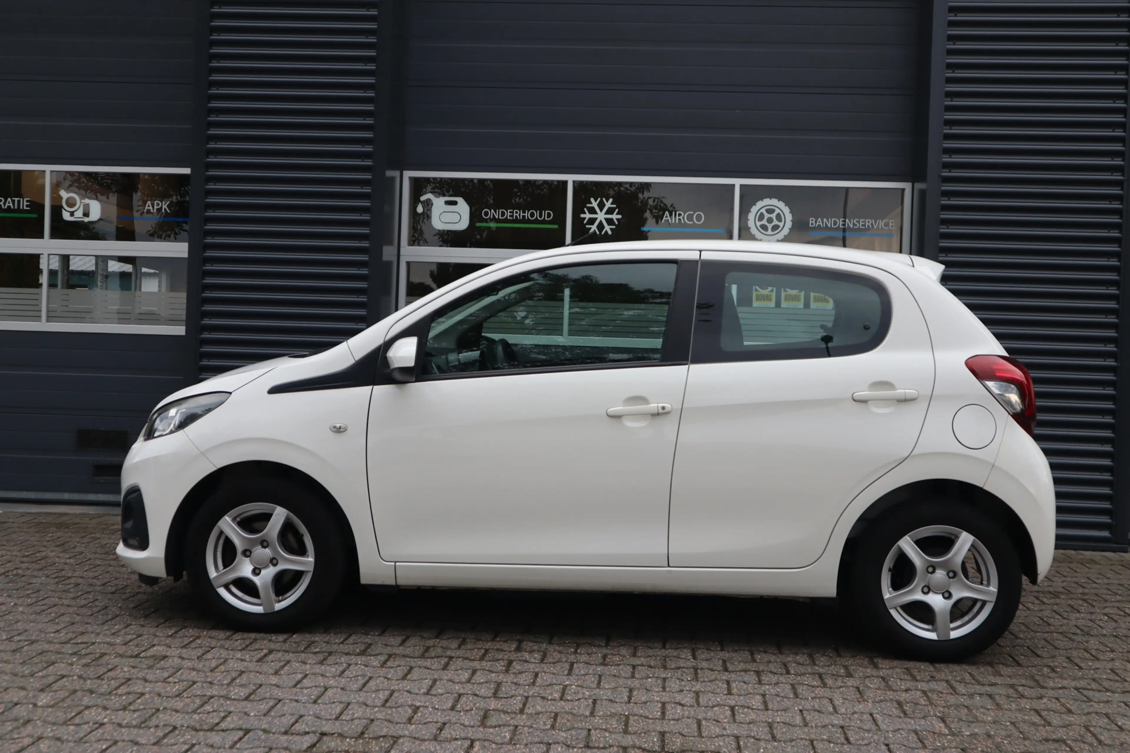 Peugeot 108 1.0 e-VTi Active — photo 8