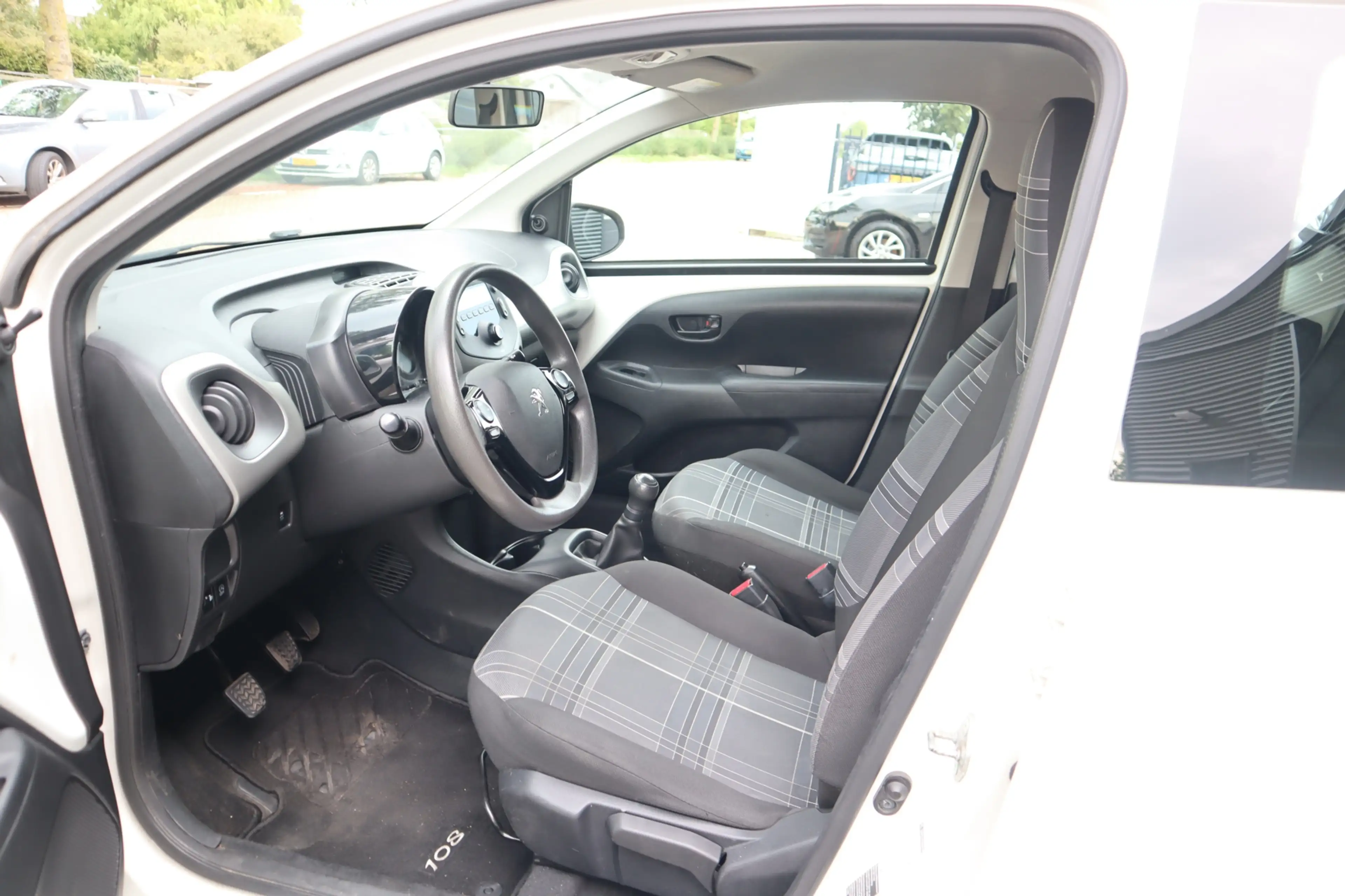 Peugeot 108 1.0 e-VTi Active — photo 11