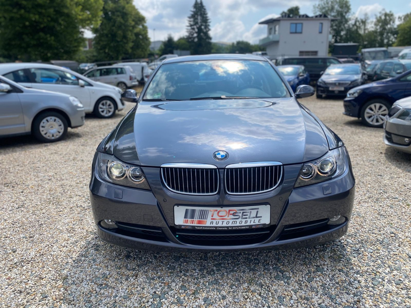 BMW 330 xi Allrad 1.Hand PDC Bi-Xenon Navi Teil-Leder — photo 2