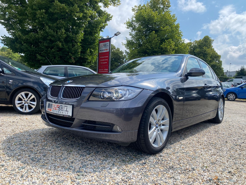 BMW 330 xi Allrad 1.Hand PDC Bi-Xenon Navi Teil-Leder — photo 3
