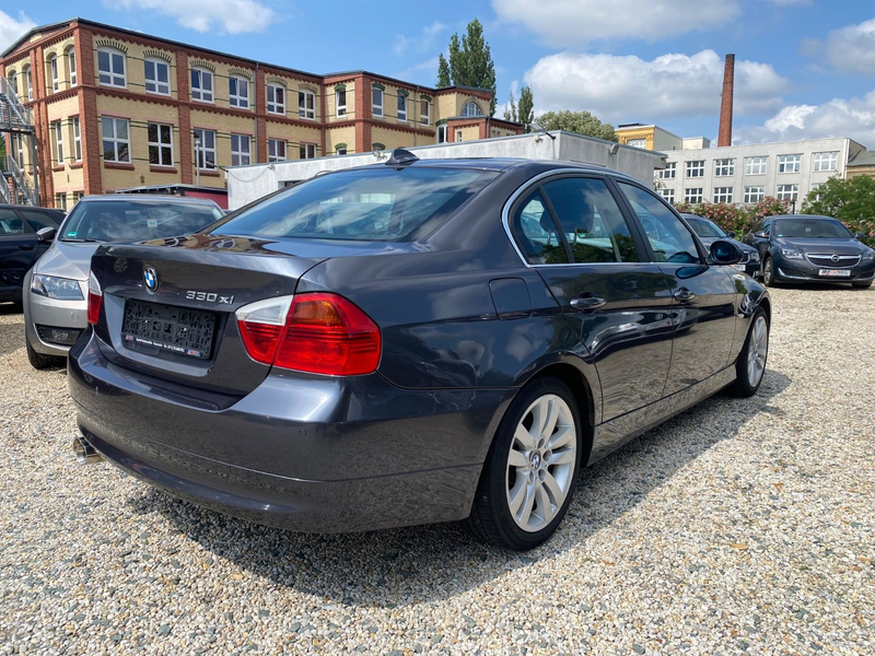 BMW 330 xi Allrad 1.Hand PDC Bi-Xenon Navi Teil-Leder — photo 8