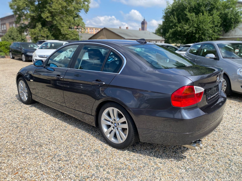 BMW 330 xi Allrad 1.Hand PDC Bi-Xenon Navi Teil-Leder — photo 6