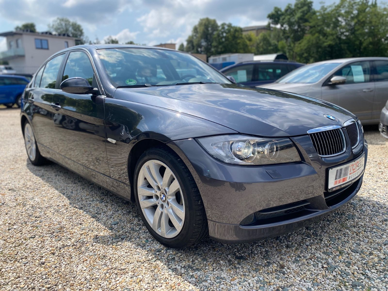 BMW 330 xi Allrad 1.Hand PDC Bi-Xenon Navi Teil-Leder — photo 11