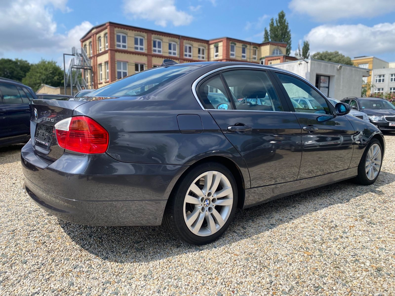 BMW 330 xi Allrad 1.Hand PDC Bi-Xenon Navi Teil-Leder — photo 9