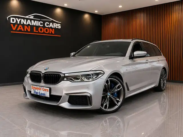 BMW M550 3.0D xDRIVE 400Pk, Automaat, Airco, Zetels Ventilatie, Full Leer, Automatische  Trekhaak, Dvd Schermen, Top Staat !!!!!!!