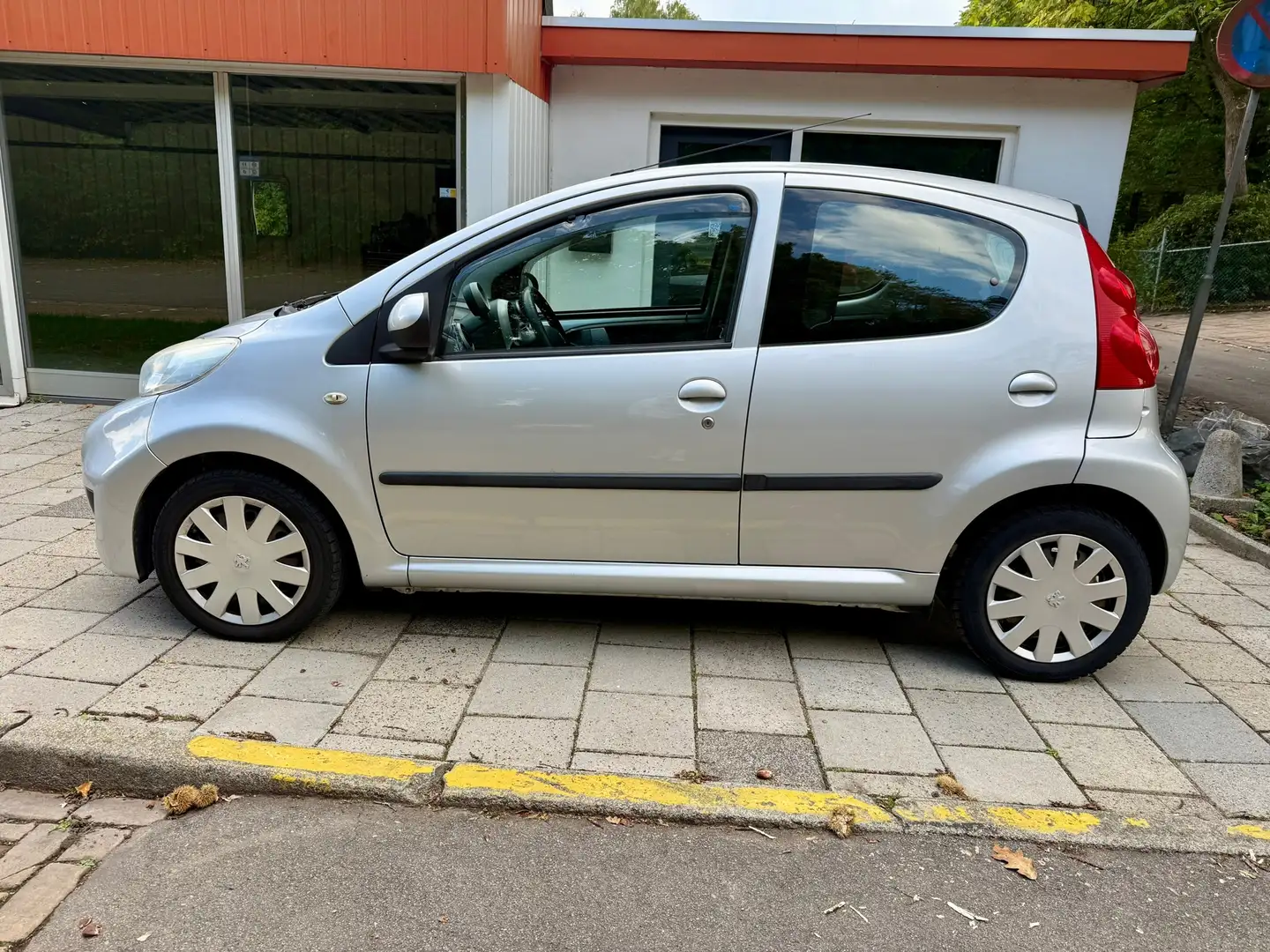 Peugeot 107 1.0-12V XS / Airco / Origineel Nederlandse auto me Gris - 2