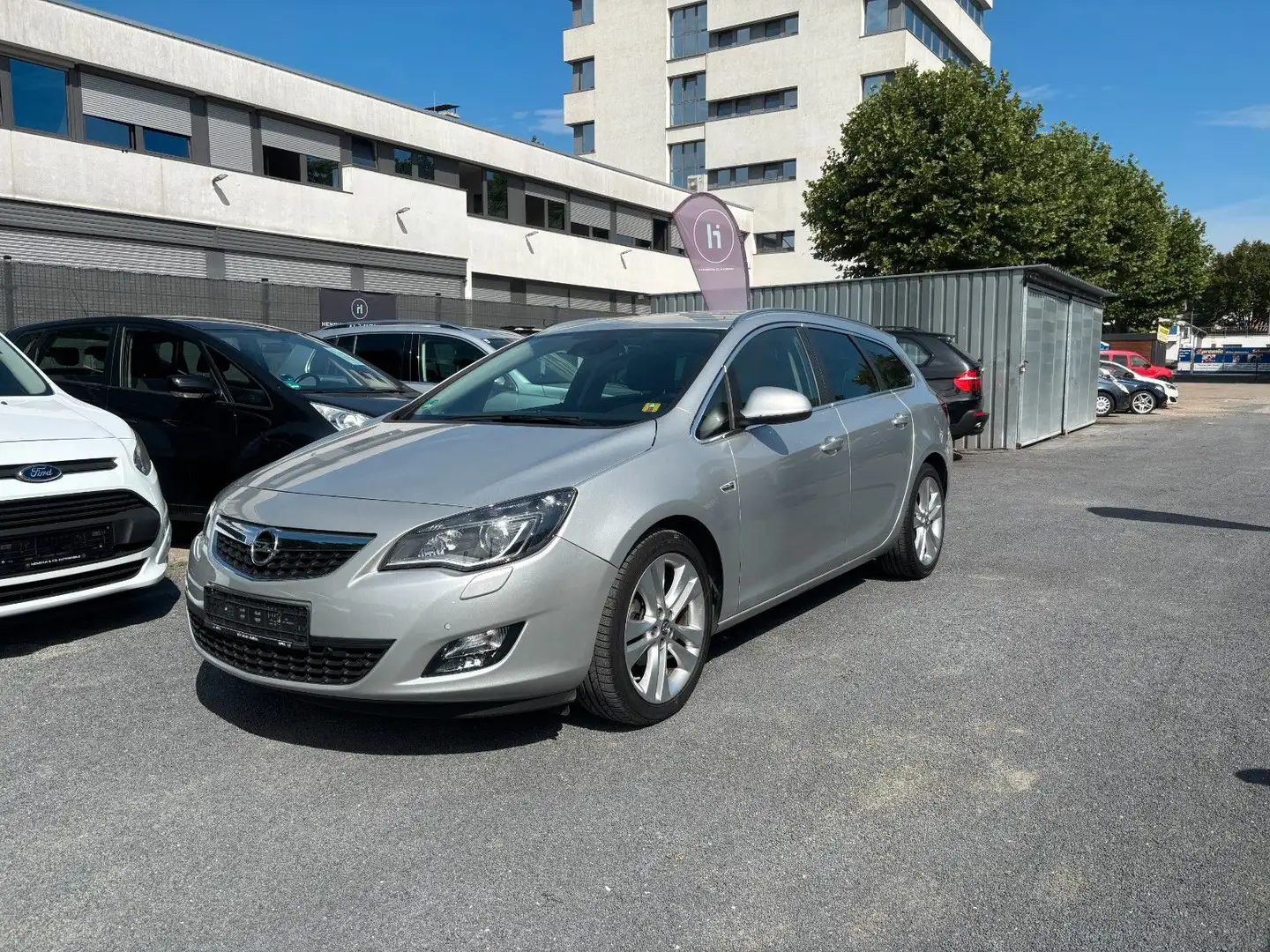 Opel Astra J Sports Tourer Navi/Klima/ wenig KM Silber - 1