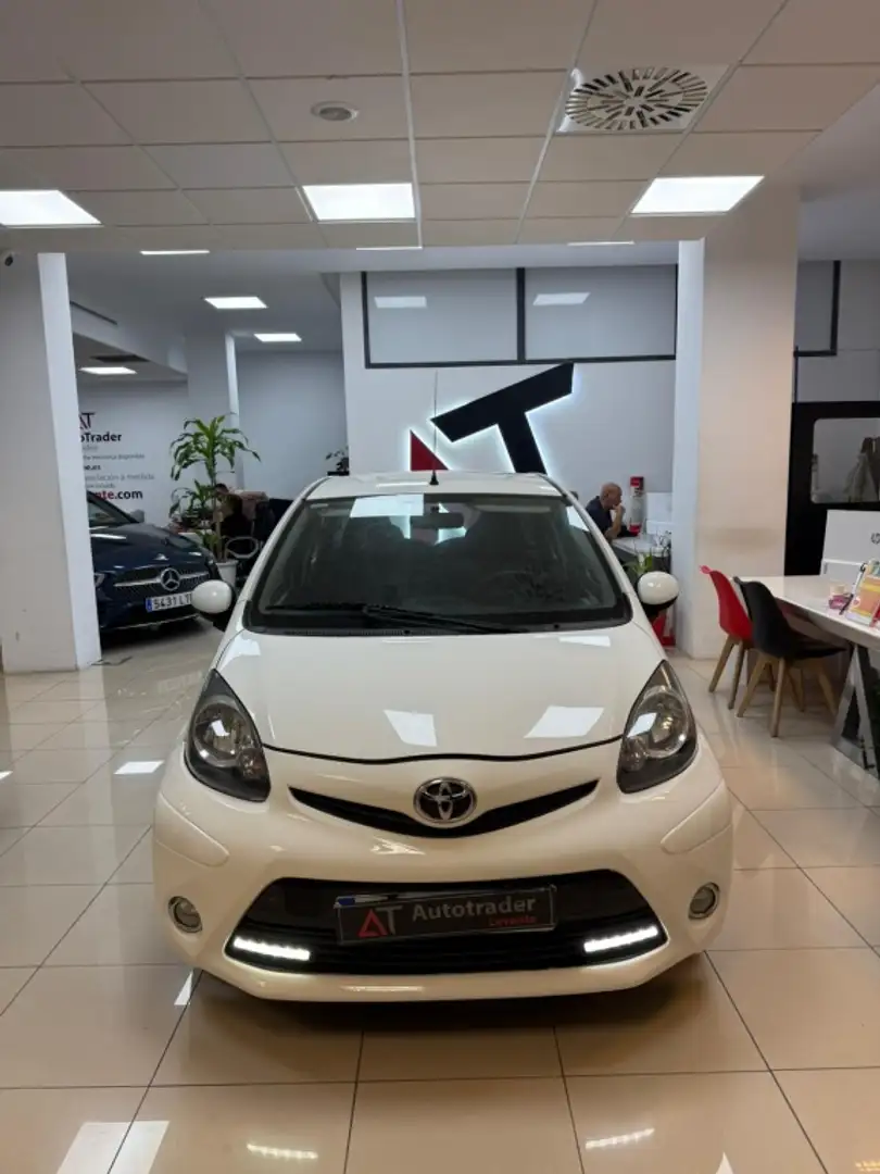 Toyota Aygo 1.0 VVT-i City Blanco - 2