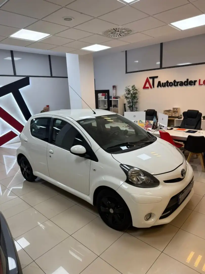 Toyota Aygo 1.0 VVT-i City Blanco - 1