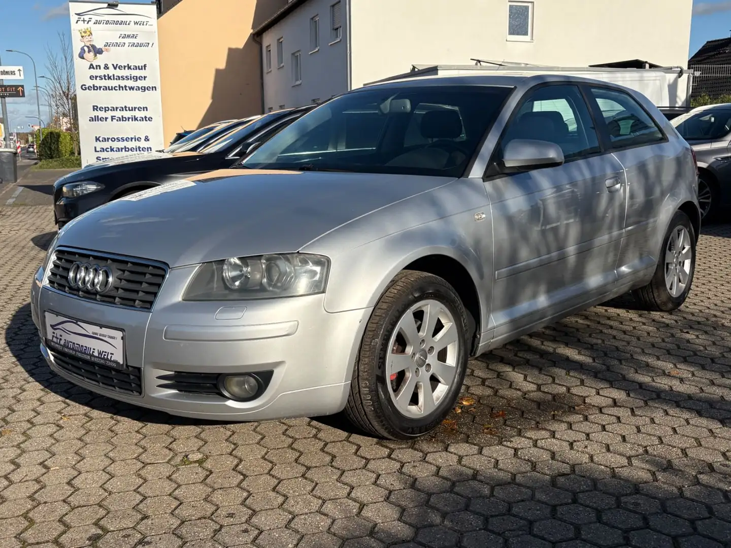 Audi A3 1.6 FSI Ambiente*KLIMA*TÜV-NEU*RADIO-CD* Silber - 1