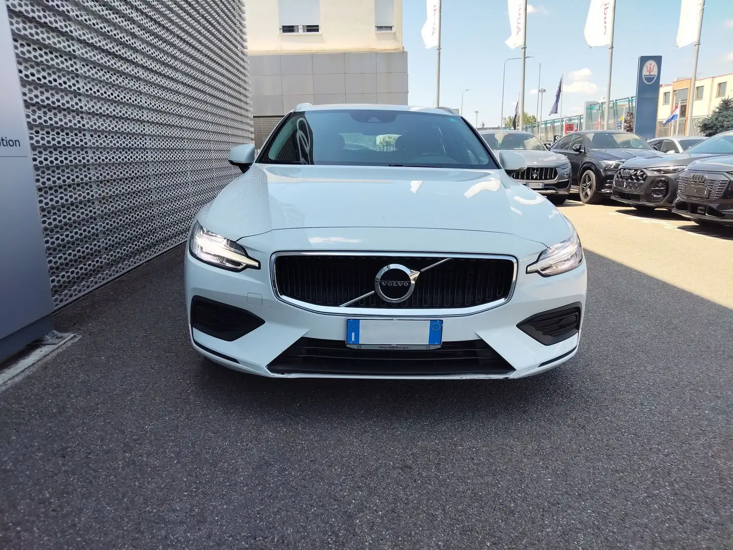 Volvo V60 V60 D3 Geartronic Business Plus N1 Wit - 2