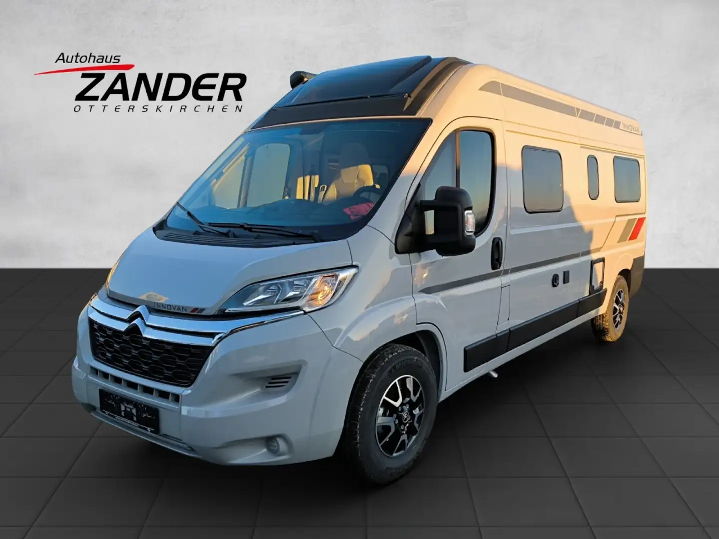 LMC Innovan 600 Rahmenfenster Alufelgen Markise Klima Grigio - 1