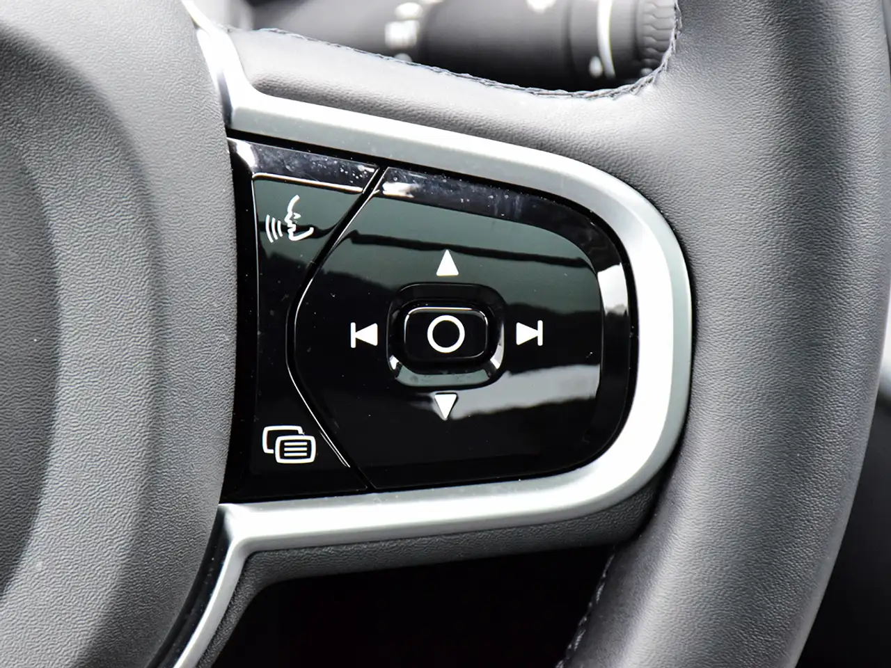 Volvo XC60 снимка Volvo XC60