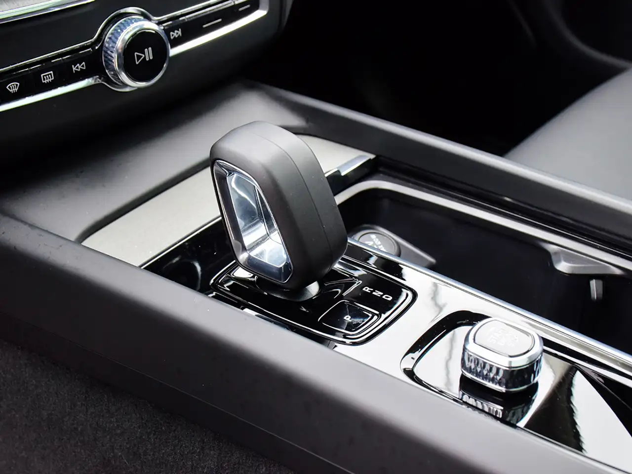 Volvo XC60 снимка Volvo XC60
