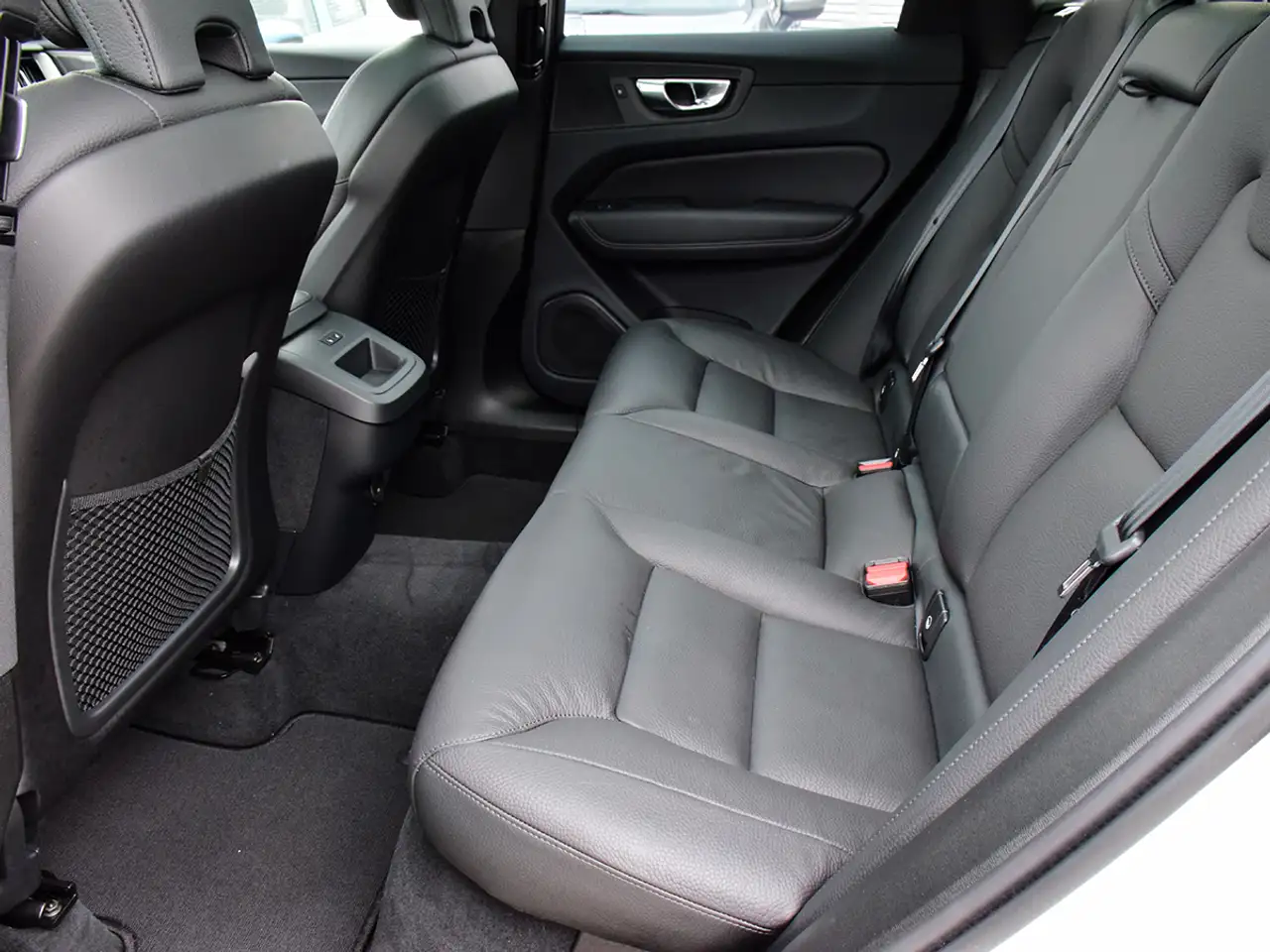 Volvo XC60 снимка Volvo XC60