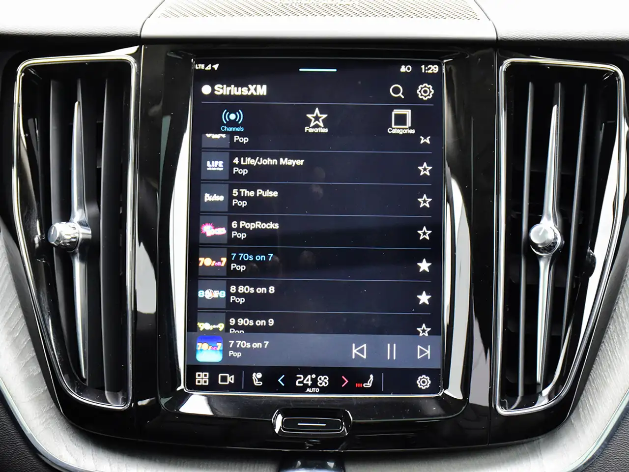 Volvo XC60 снимка Volvo XC60